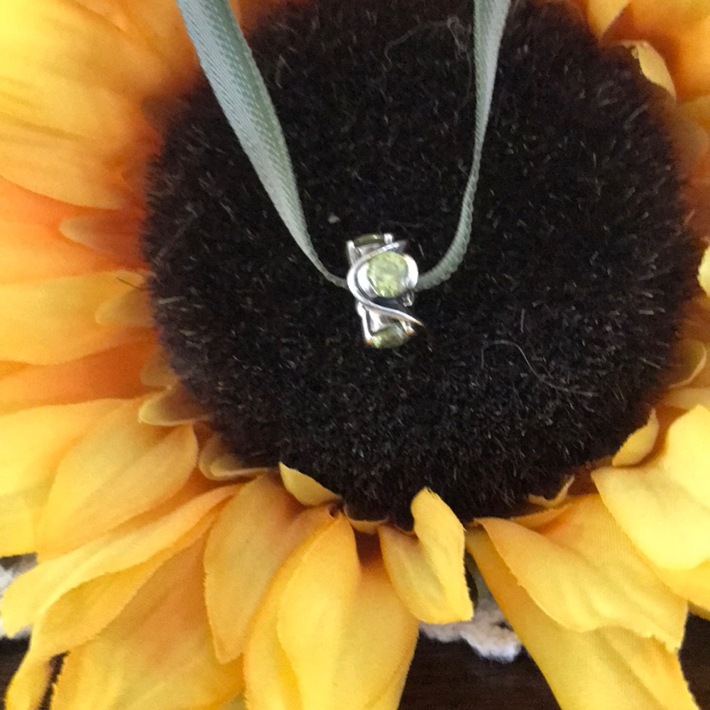 Chamilia peridot silver charm